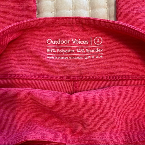NWT, Outdoor Voices 3/4 Warmup Leggings in Flamingo Pink, Size Small - Picture 4 of 12